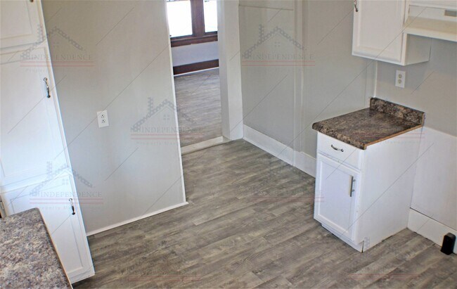 Building Photo - Updated Single Family Home in Montgomery C...