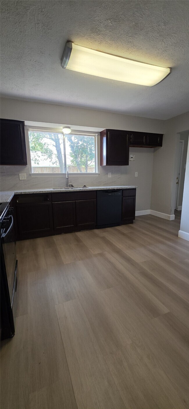 Building Photo - 11115 Nepau Dr