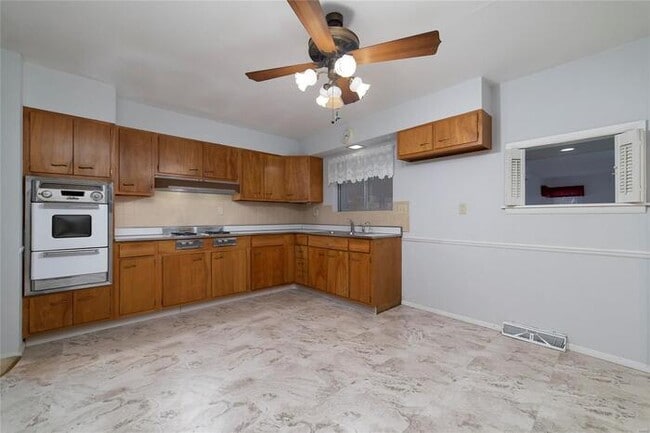 Building Photo - Fantastic 3bd/2ba home! Let yourself in!
