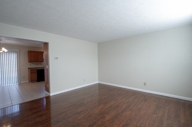 Building Photo - Beautiful 2 Story in Pike Township