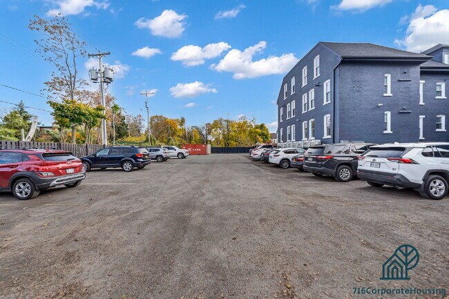 Building Photo - Furnished 2-Bedroom, 2-Bath Apartment near the Medical Campus