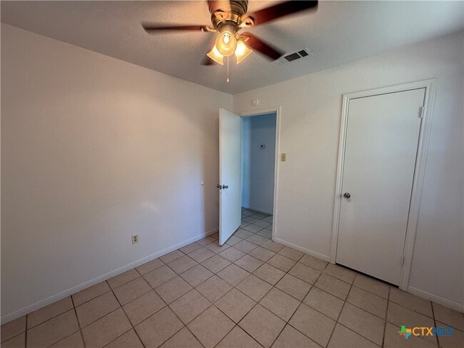 Building Photo - 205 Jason Dr