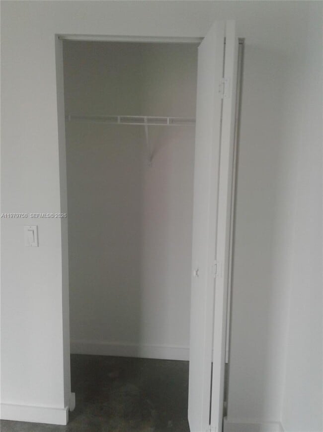 Building Photo - 151 SE 1st St