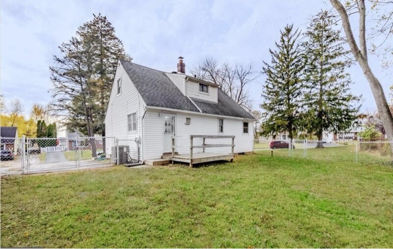 Building Photo - 345 W Signal Hill Rd