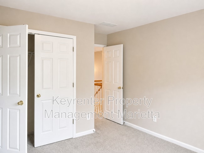 Building Photo - 2220 Rosemoore Walk NE