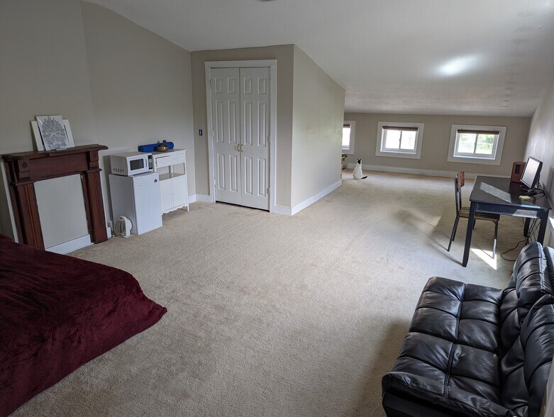 Bedroom 2 - 2253 Loth St