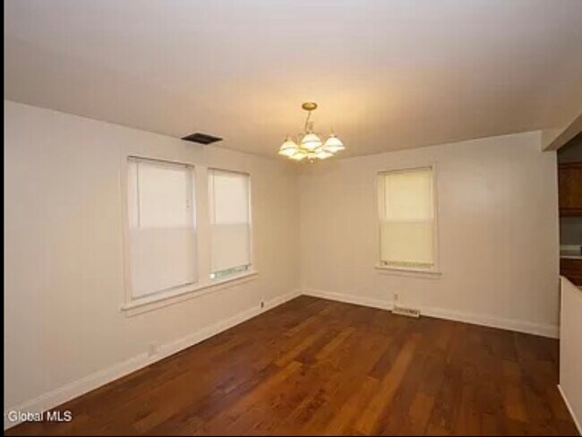 Building Photo - 1508 Tibbits Ave