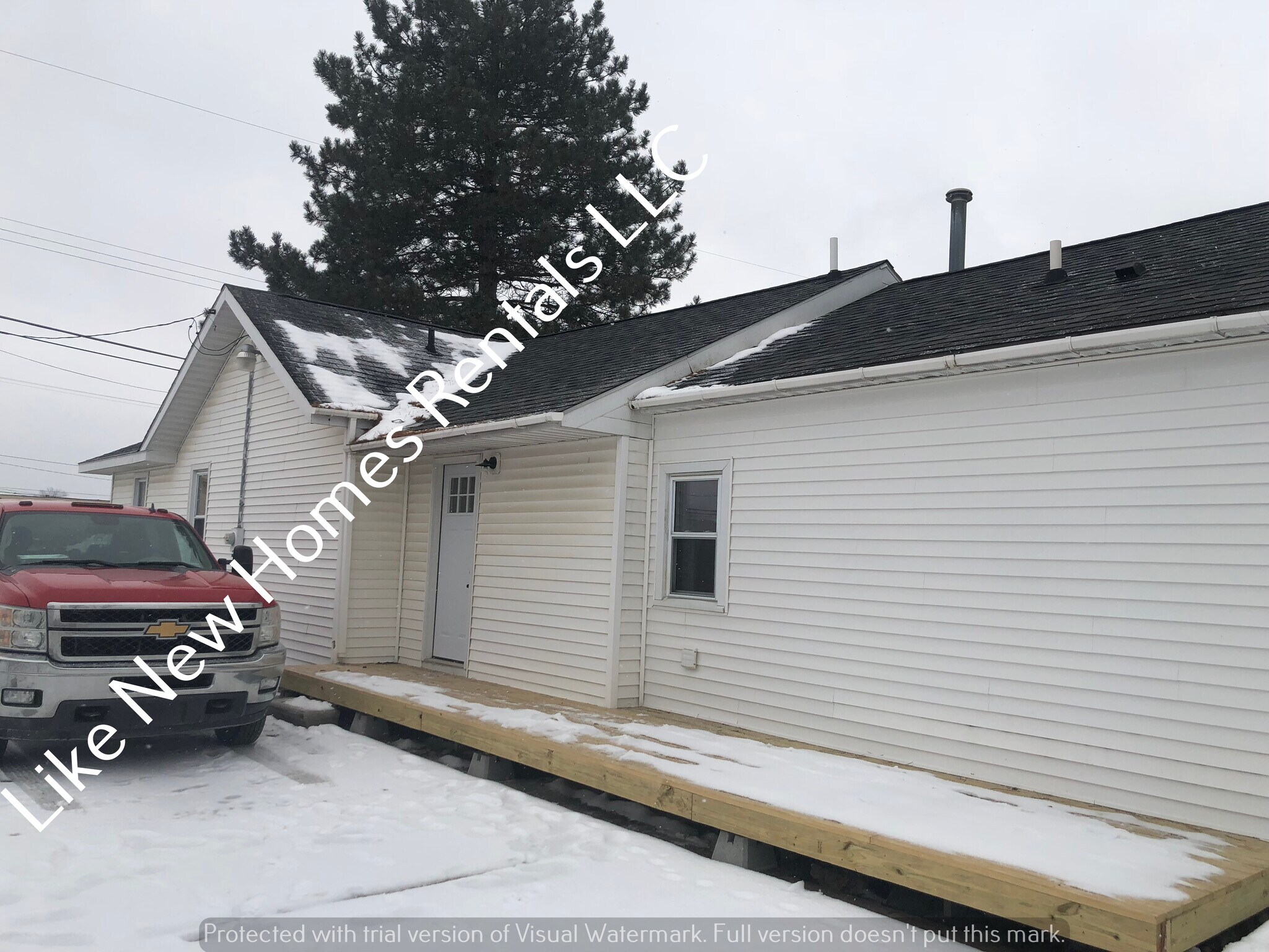 Building Photo - 3273 Berent St