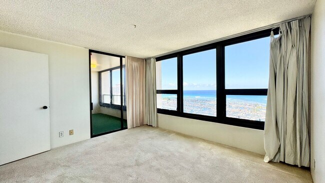 Building Photo - Available NOW - Highly Desired 2 BED 2 BAT...