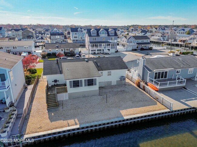 Building Photo - 1828 Ensign Ct