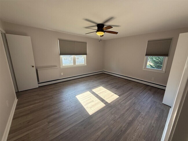 Building Photo - 215 Campagnoli Ave