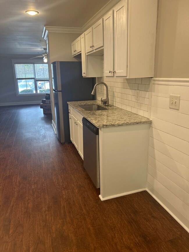 Building Photo - 07-103 Barrett