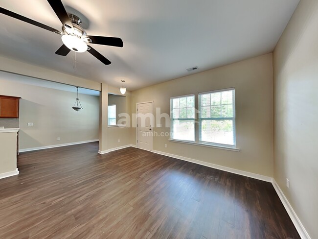 Building Photo - 4940 Ballantine Dr