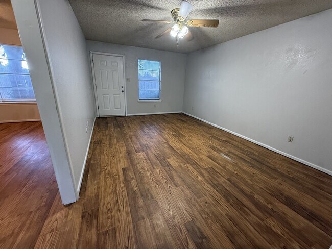 Building Photo - 2105 S Loop 289