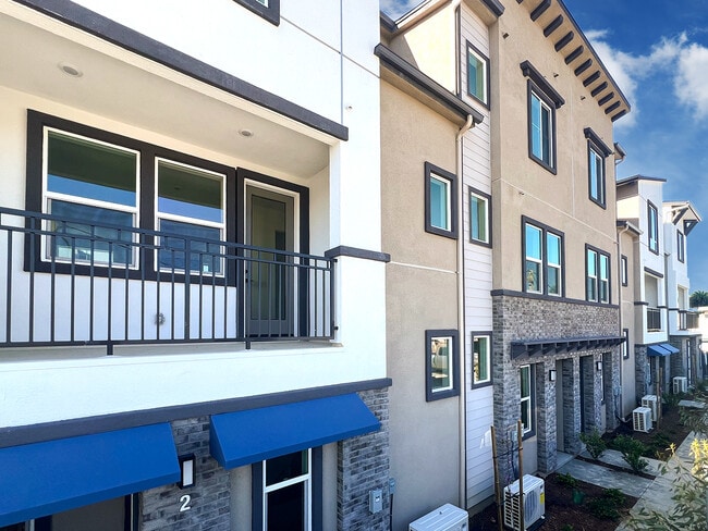 Building Photo - The Willow Townhomes