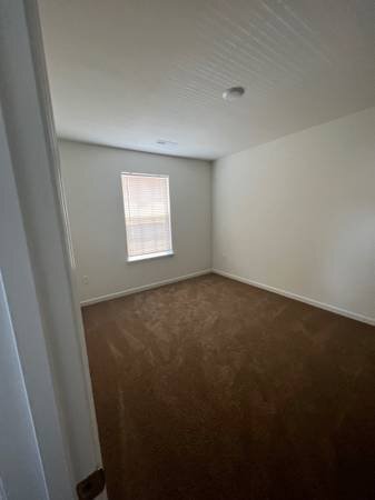 Building Photo - 885 Black Bear Dr