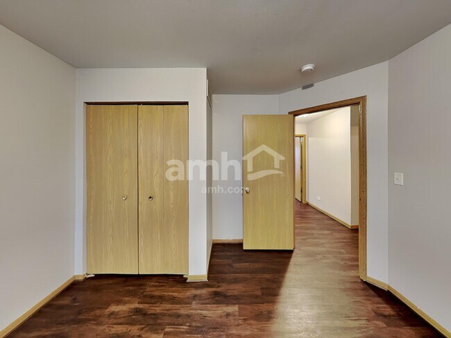 Building Photo - 25773 S Hoover Ct