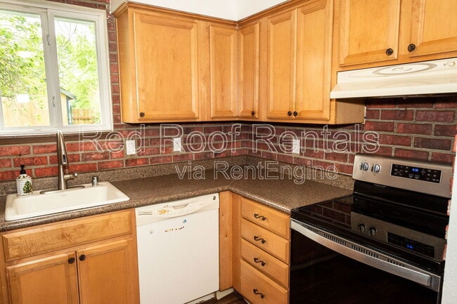 Building Photo - 4917 35th St NE