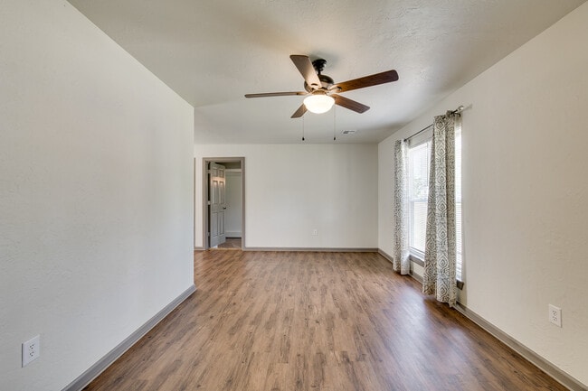 Building Photo - 2408 NW 40th St