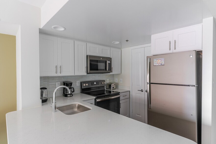 Building Photo - 2500 Clarendon Blvd