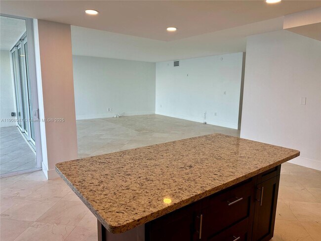 Building Photo - 881 Ocean Dr