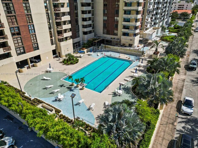 Building Photo - 600 Biltmore Way