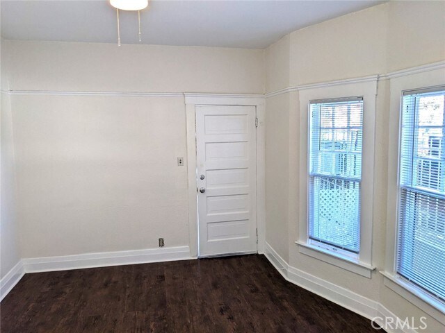 Building Photo - 234 W 4th St