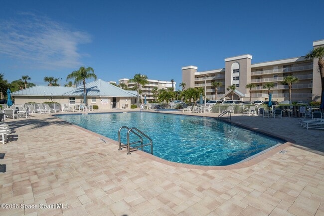 Building Photo - 601 Shorewood Dr