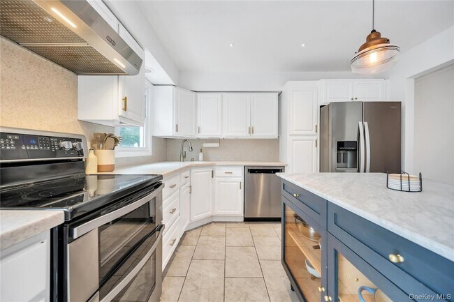 Building Photo - 8 Lovell Rd