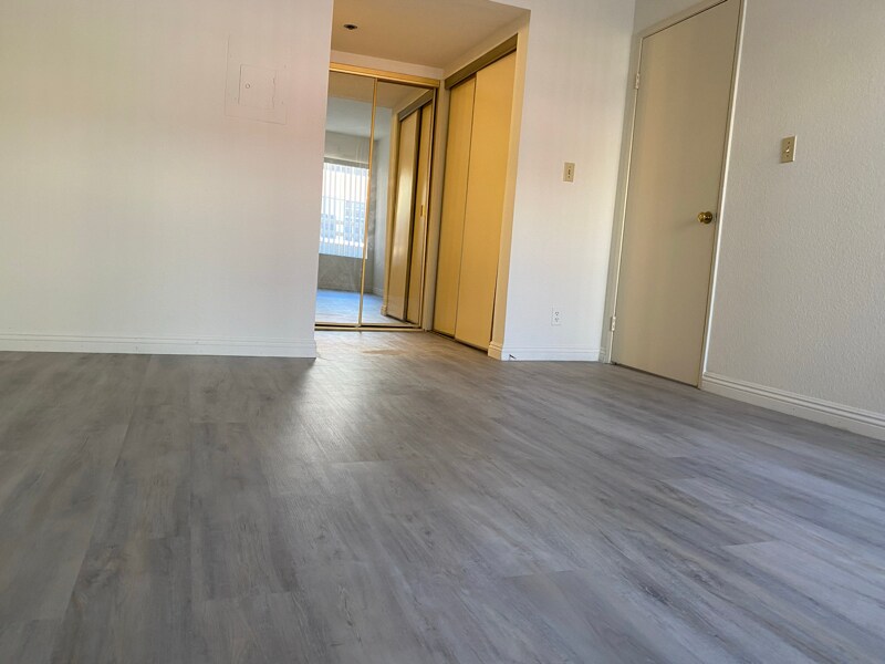 Building Photo - 10916 Ashton Ave