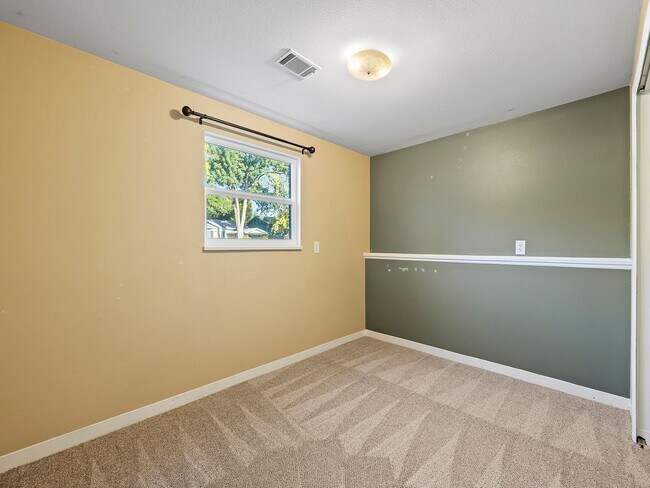 Building Photo - Amazing 4 Bed 2 Bath Home- Fort Collins, CO!