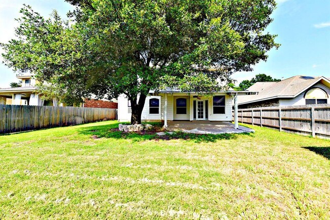 Building Photo - 4220 N Summercrest Loop