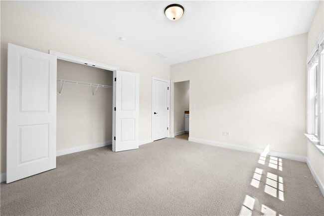 Building Photo - 3619 Strath Dr