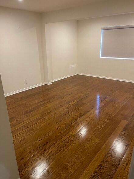 Building Photo - 12244 Magnolia Blvd