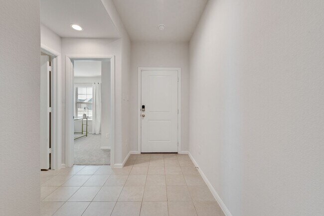 Building Photo - Amazing 4 Bed, 2 Bath Rental Ready for New...
