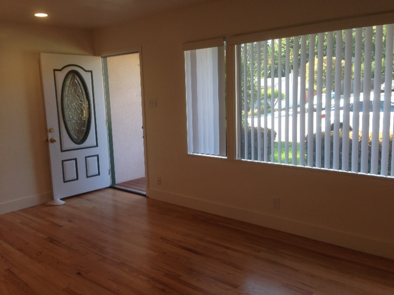 Building Photo - 298 Ramona Dr