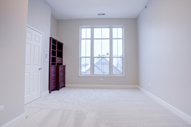 Building Photo - 1781 Tudor Ln