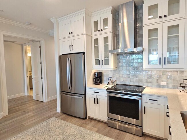 Building Photo - 503 S Tamiami Trl