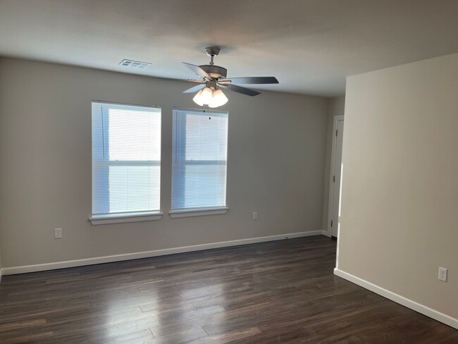 Building Photo - New 3 bed 2 bath 2 car garage.