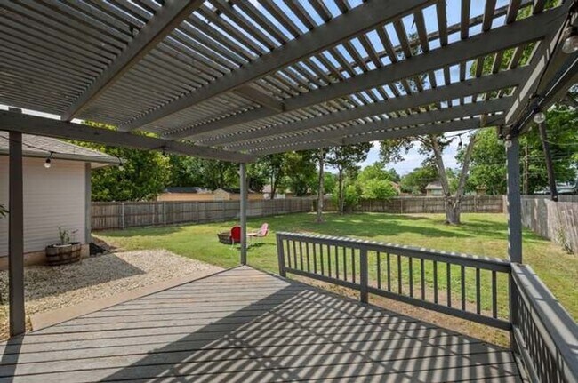 Building Photo - 4 Bedroom Single Family Home in Pflugerville