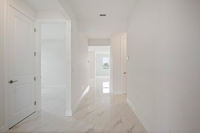 Building Photo - 10353 SW Captiva Dr