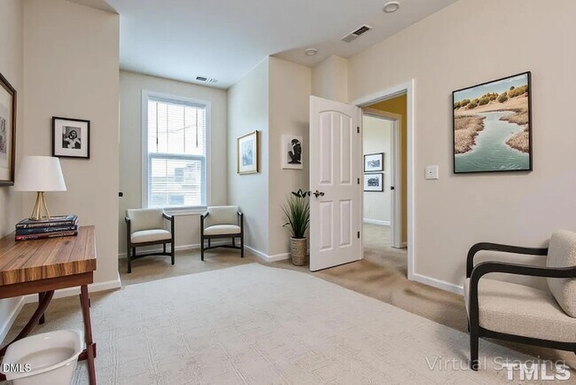 Building Photo - 4106 Vallonia Dr