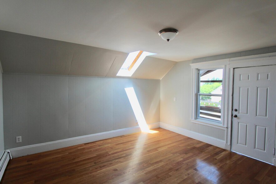 Building Photo - 508 Revere St