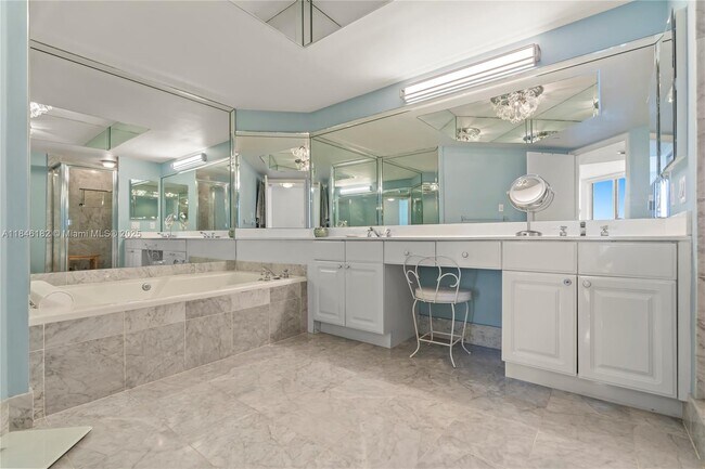 Building Photo - 3598 Yacht Club Dr