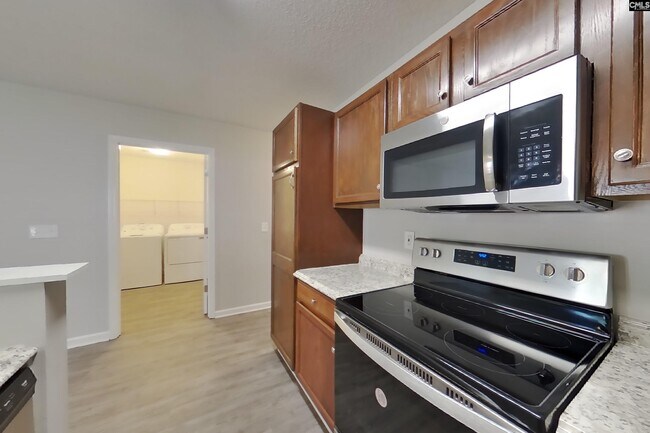 Building Photo - 80 Springway Dr
