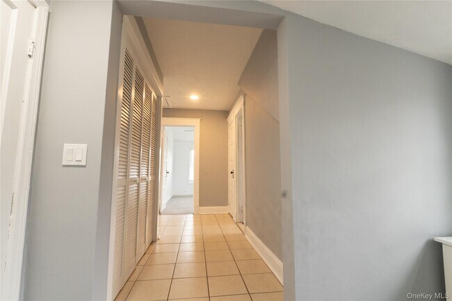 Building Photo - 218 N Midland Ave