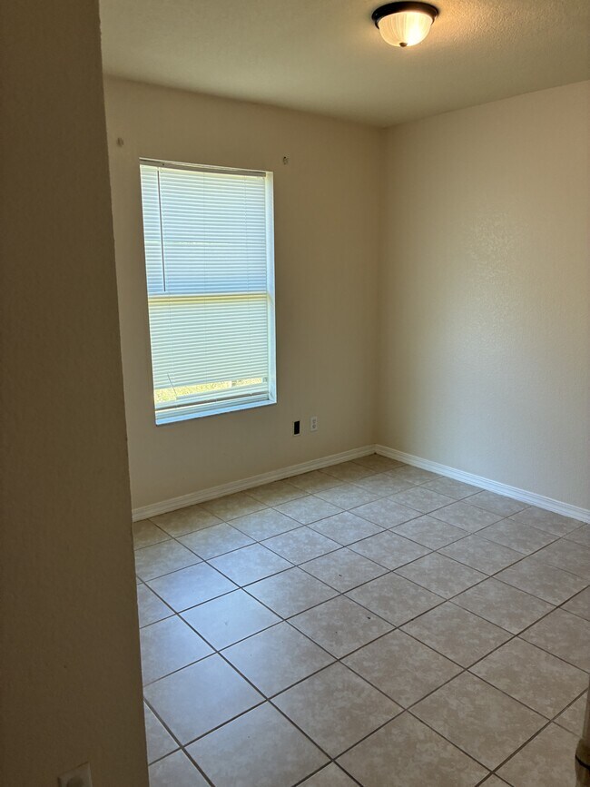 Building Photo - 6132 E Quitman St