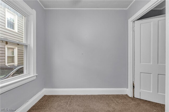 Building Photo - 2115 Dowd Ave