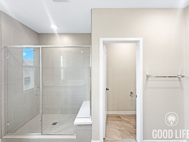 Building Photo - Beautiful 3B/3BA w/ 2 Car Garage, Washer/Dryer and Private Patio!