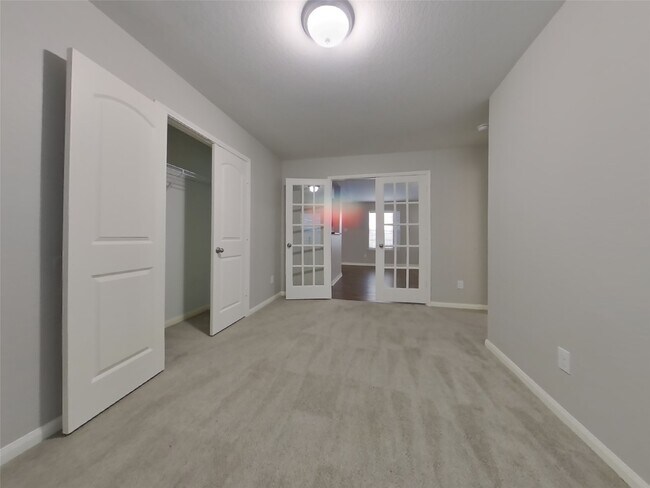 Building Photo - 2322 Oyster Bay Ave